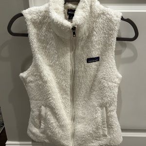 Patagonia women’s white fuzzy vest
